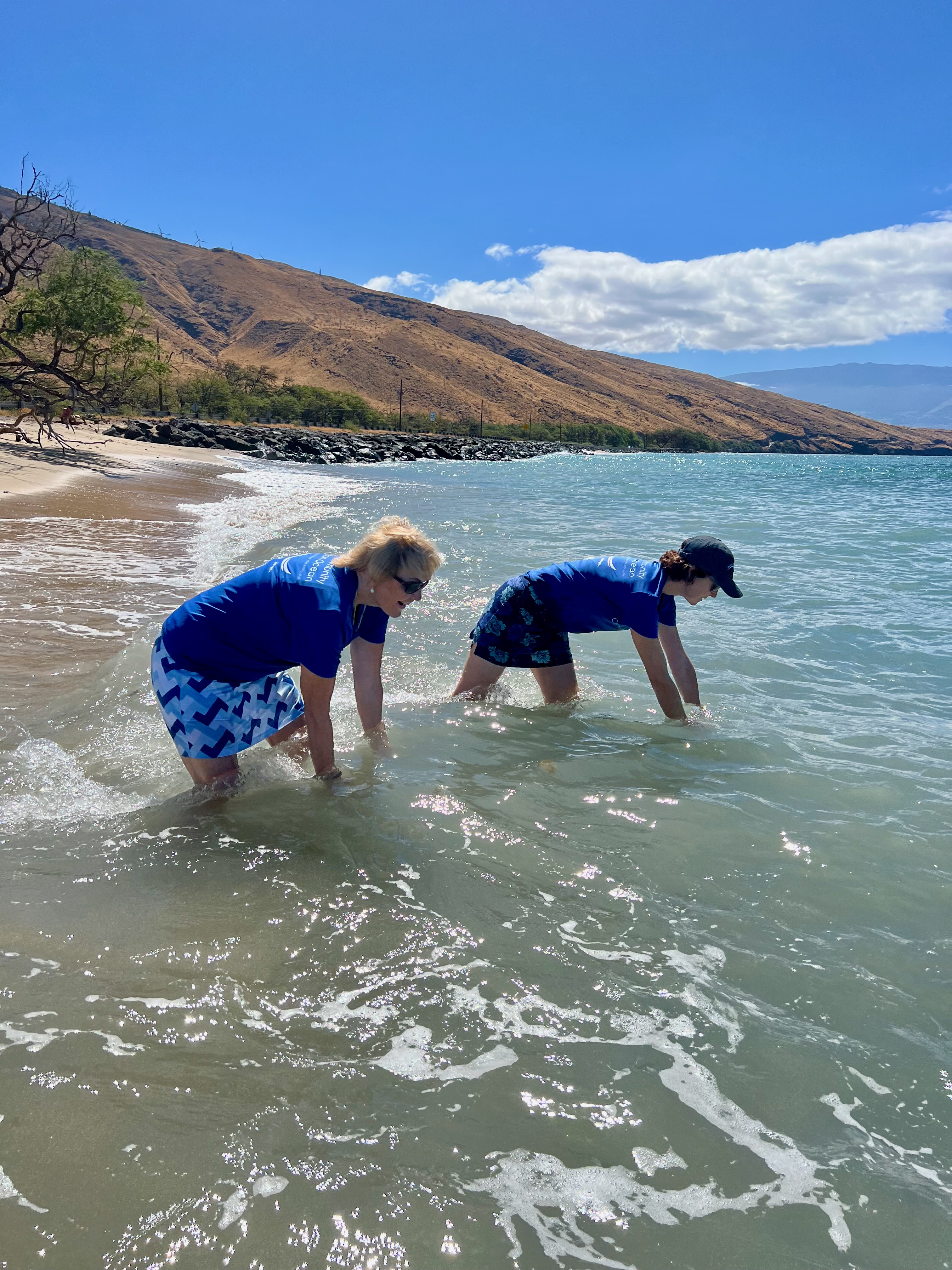 Volunteers monitor nearhshore water quality at Ukumehame. 